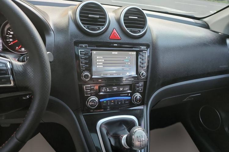 Used Haval H6 2016 Upgraded Model 1.5T Manual Two-Wheel Drive Elite Version