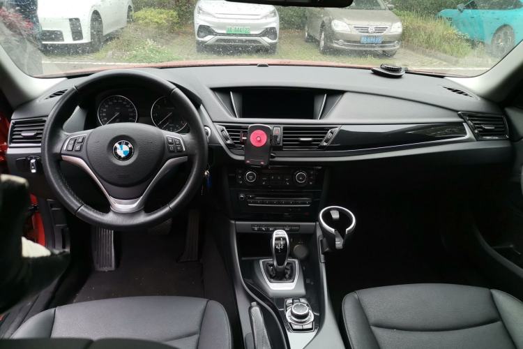 Used BMW X1 2015 sDrive18i Leading Edition Center Console