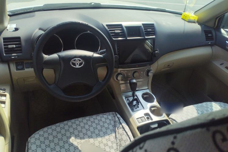 Used Toyota Highlander 2012 3.5L 4x4 7-Seater Elite Edition Center Console