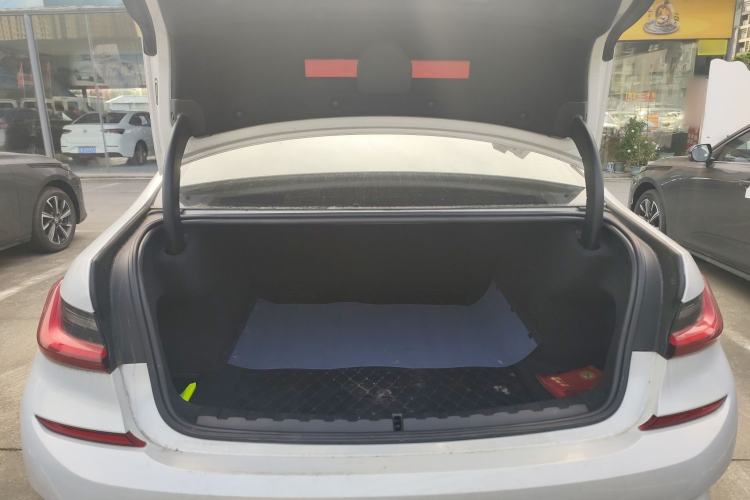 Used BMW 3 Series 2022 325Li M Sport Package Trunk