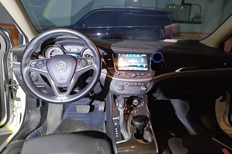 Used Buick Verano 2018 Sedan 20T Dual-Clutch Leading Model Center Console