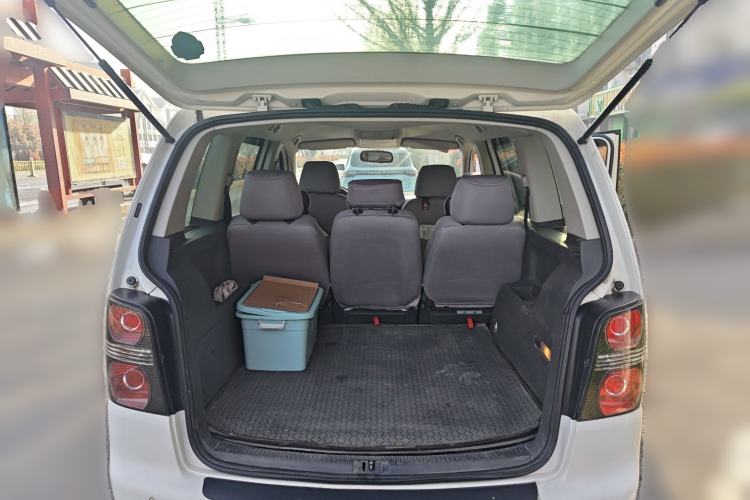 Used Volkswagen Touran 2015 1.4T Manual Fashion Edition 5-Seater Trunk