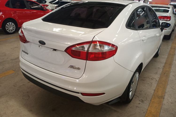 Used Ford Fiesta 2013 Sedan 1.5L Manual Fashion Edition
