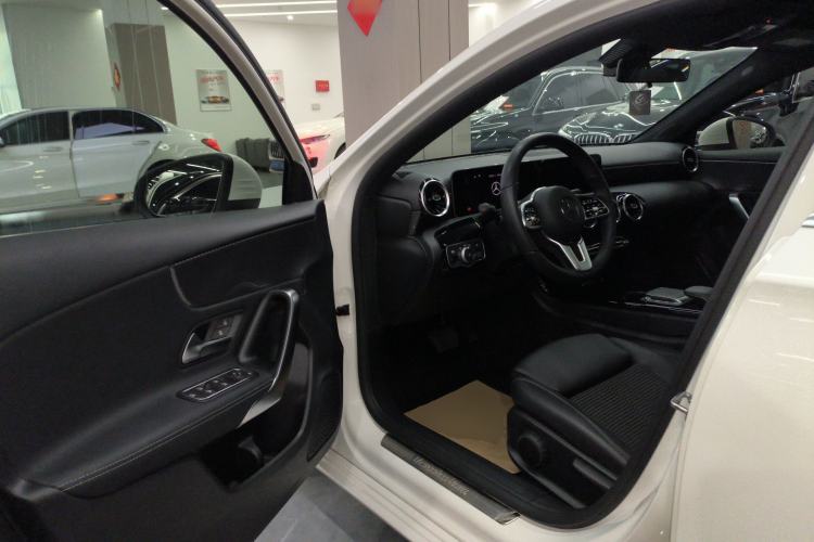 Used Mercedes-Benz A-Class 2019 A 200 Dynamic Edition Driver Seat