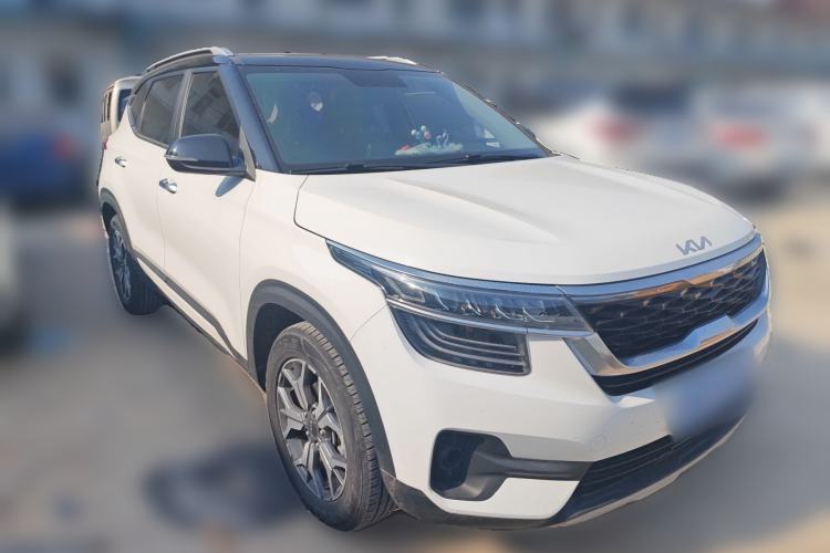 Used Kia KX3 2021 1.5L CVT Trend Edition Front Right 45 Deg