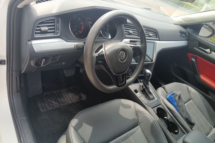 Used Volkswagen Lamando 2018 230TSI DSG Fashion Edition Center Console