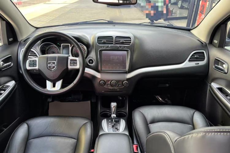 Used Dodge Journey 2013 2.4L Two-Wheel Drive Luxury Version
