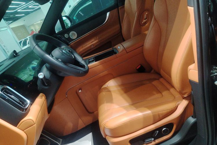 Used Hima AITO M9 2024 Range-Extended Ultra Version 52 kWh 5-Seater Model Left Front Seat