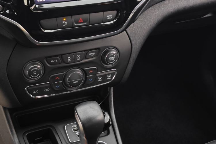 Used Jeep Cherokee 2019 2.0L 2WD Premium Edition China VI