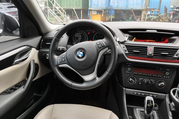 Used BMW X1 2015 sDrive18i Fashion Upgrade Edition Steering Wheel