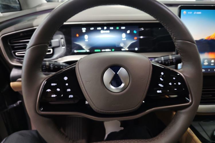 Used Denza D9 2022 DM-i 970 Four-Wheel Drive Flagship Model Steering Wheel