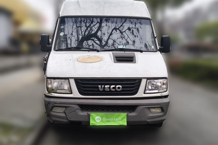 Used Iveco Daily 2017 2.8T V40 Cargo Van Mid-Roof 3/6 Seats 43S5
