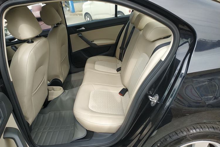 Used Skoda Rapid 2015 1.6L Manual Smart Selection Model