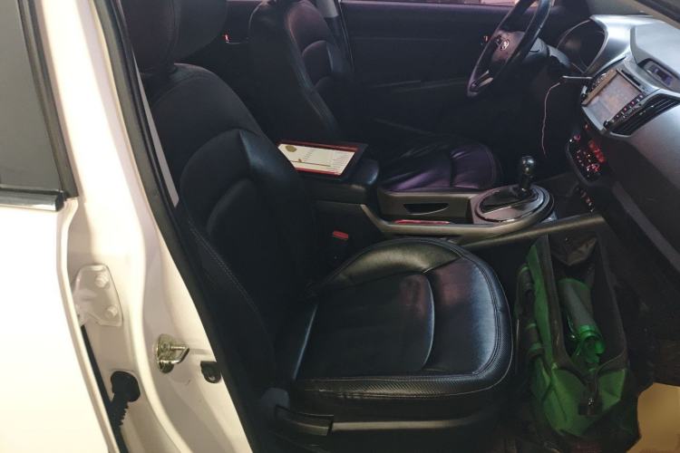 Used Kia Sportage R 2015 2.0L Automatic Two-Wheel Drive DLX Model Right Front Seat