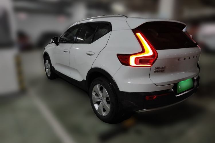 Used Volvo XC40 2022 T4 Four-Wheel Drive Smart & Stylish Edition Rear Left 45 Deg