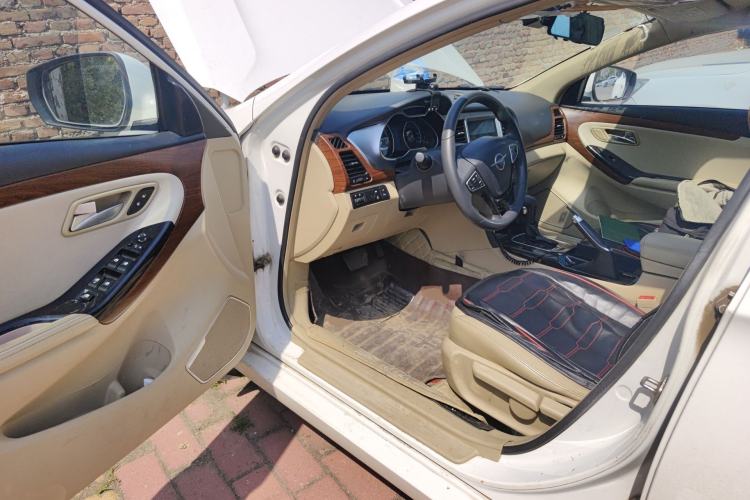 Used Haima M8 2017 1.8T Automatic Model Driver Seat