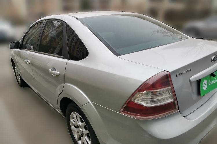 Used Ford Focus 2011 Sedan 1.8L Manual Classic Model
