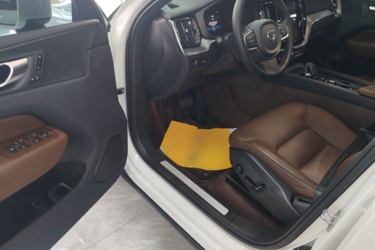 Used Volvo XC60 2022 B5 4x4 Zhiyi Luxury Edition