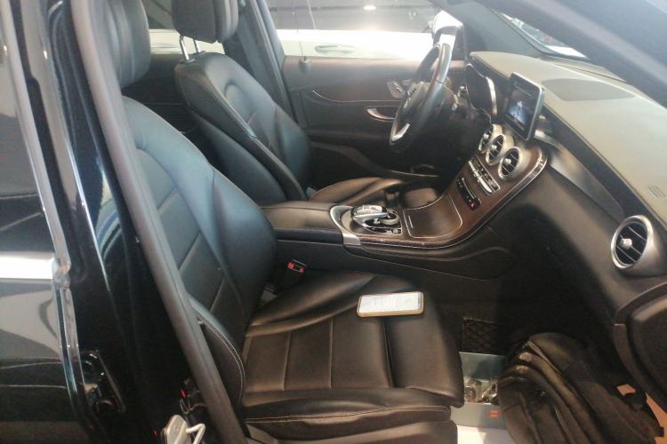 Used Mercedes-Benz GLC 2016 GLC 300 4MATIC Dynamic Model
