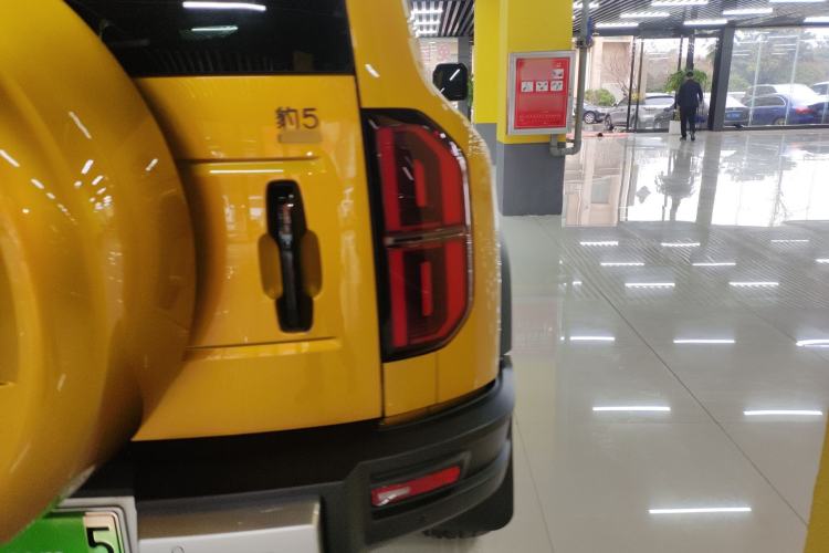 Used Formula Leopard Leopard 5 2023 Navigator Edition
