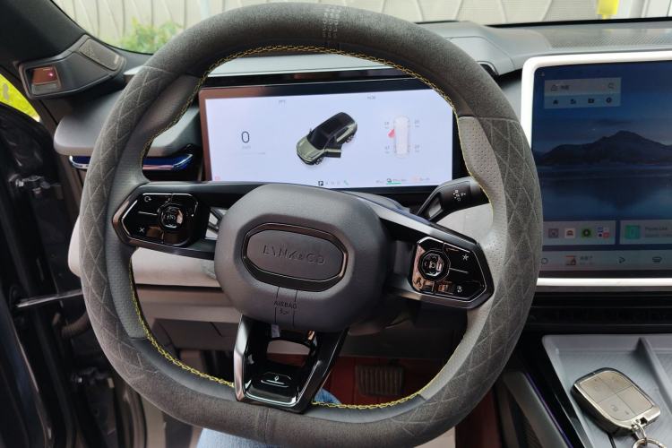 Used Lynk & Co 08 EM-P 2023 220km All-Wheel-Drive Performance Halo
