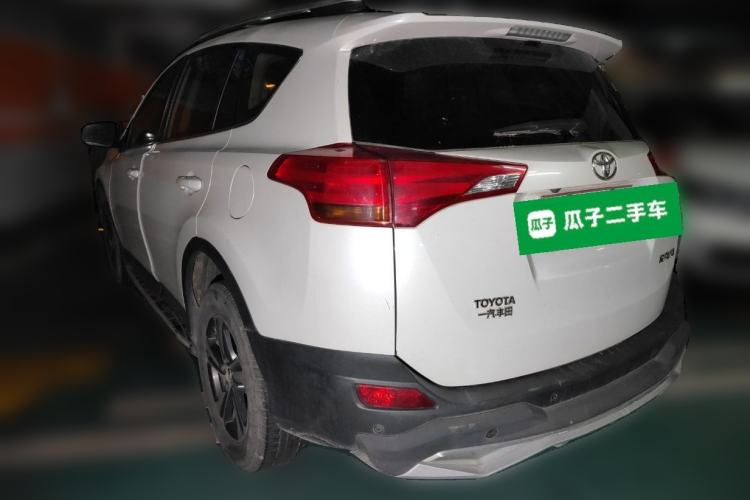 Used Toyota RAV4 2015 2.0L CVT Two-Wheel Drive Fashion Edition