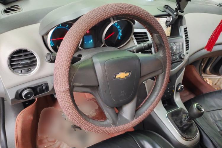 Used Chevrolet Cruze 2013 1.6L SL MT Steering Wheel