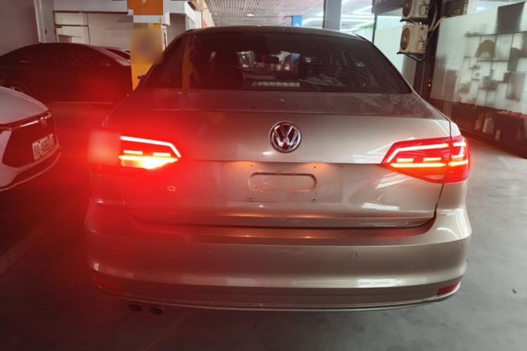 Used Volkswagen Sagitar 2016 230TSI 25th Anniversary Edition
