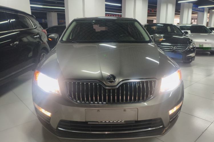 Used Skoda Octavia 2017 Classic Model 1.6L Automatic Comfort Edition Front