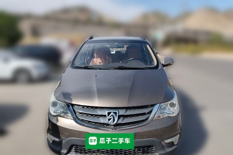 Used Baojun 730 2014 1.5L manual Comfort version 7 seats