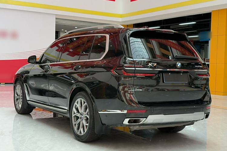 Used BMW X7 2023 xDrive40i Luxury Package with Leading Features