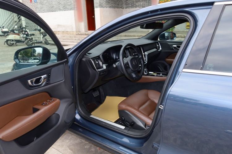 Used Volvo S60 New Energy 2021 T8 E-Drive Hybrid Four-Wheel Drive Smart Luxury Edition
