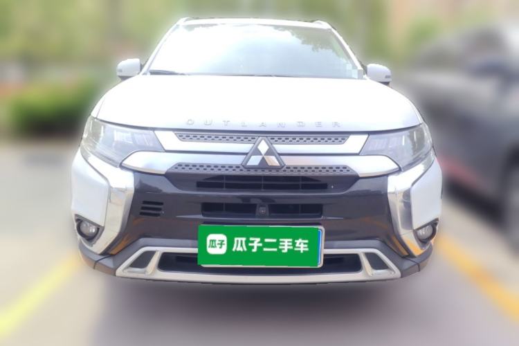 Used Mitsubishi Outlander 2019 2.4L 4x4 Zhi Xiang Edition 5 Seats China VI Standard