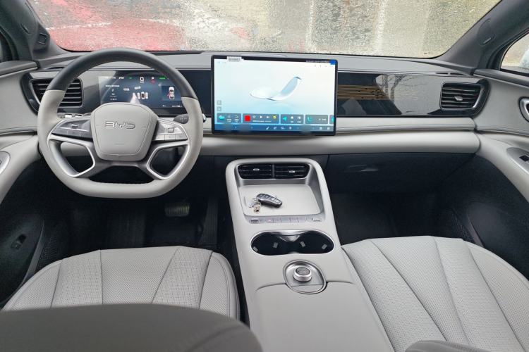 Used BYD Sealion 06 New Energy 2025 Model EV 605 Navigation Plus Edition Center Console