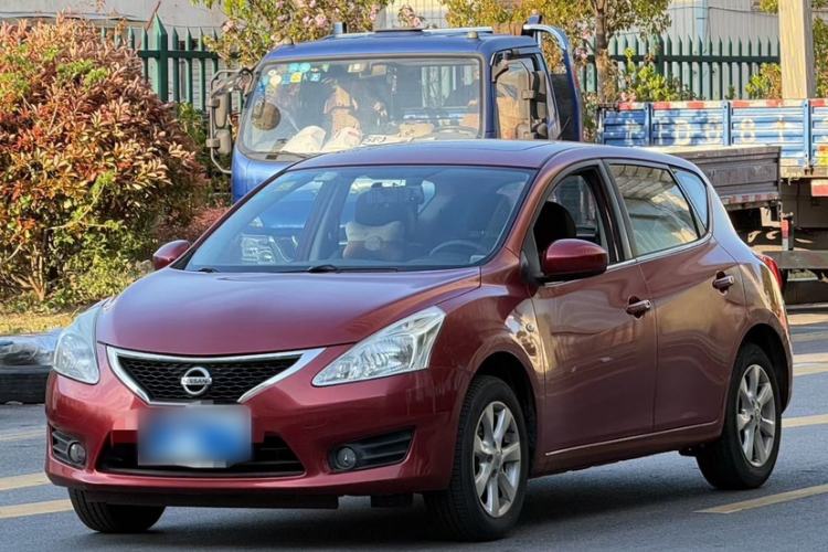 Used Nissan Tiida 2014 1.6L Manual Smart Model Exterior 5