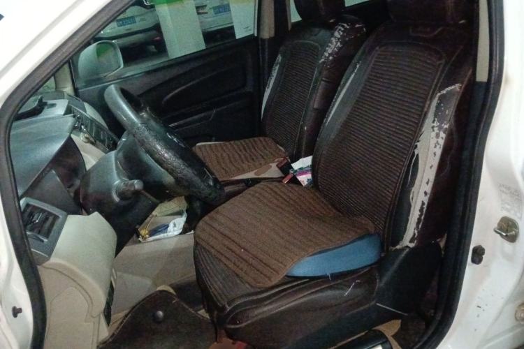 Used Venucia R50 2015 1.6L Manual Fashion Edition Left Front Seat