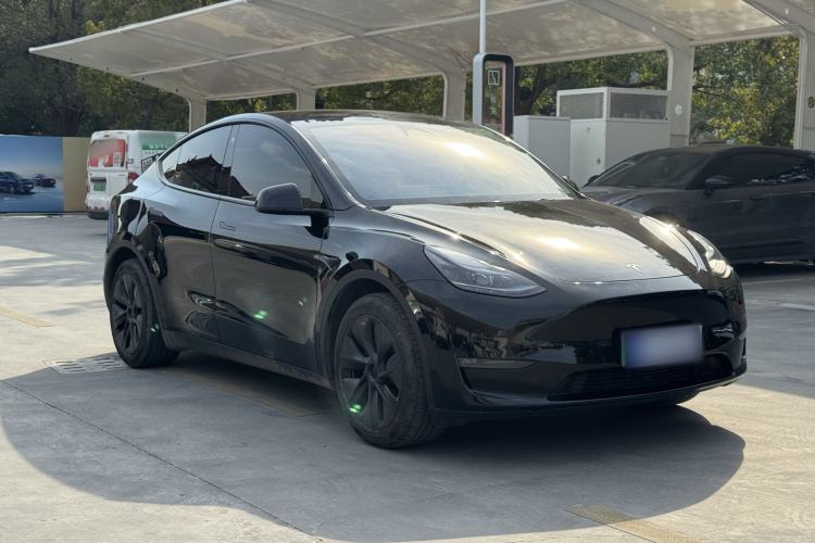 Used Tesla Model Y 2024 Long-Range All-Wheel-Drive Version