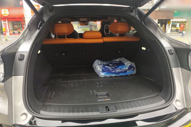 Used Xiaomi Auto YU7 2025 Ultra-Long Range All-Wheel Drive Pro Version
