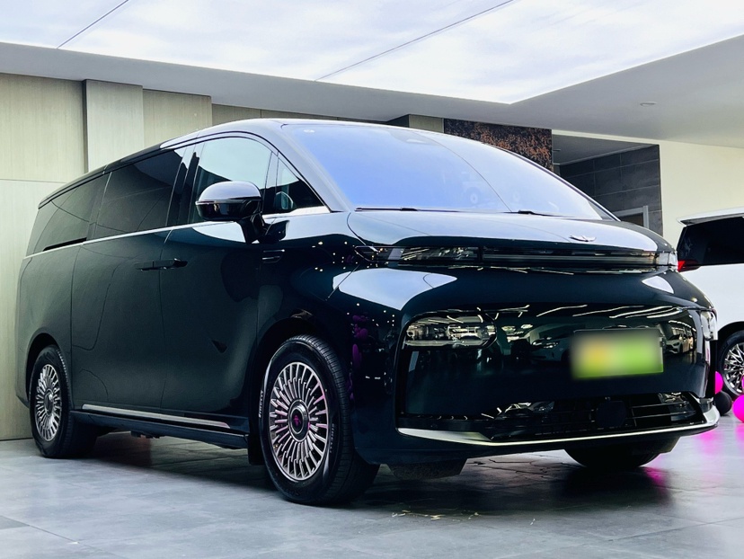 Geely Galaxy LEVC L380 2025 650 km Flagship Edition All-Wheel Drive — снимка 16