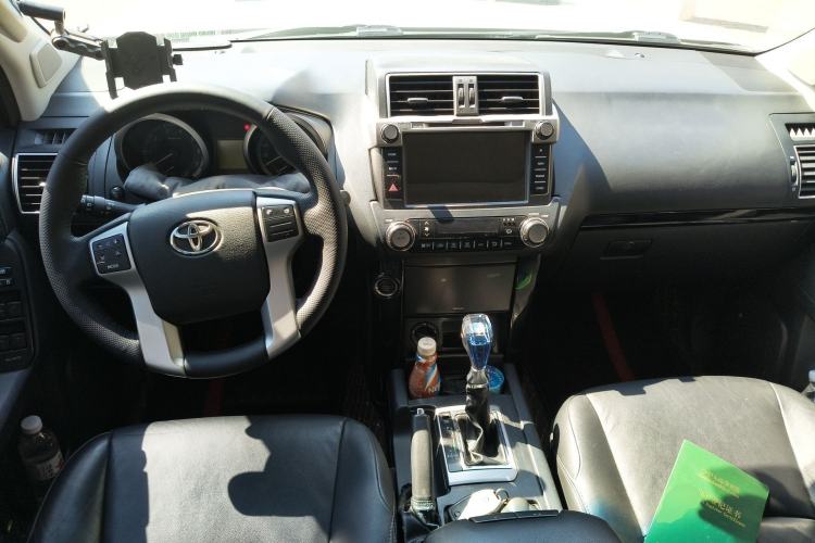 Used Toyota Prado 2016 2.7L Automatic Standard Edition Center Console