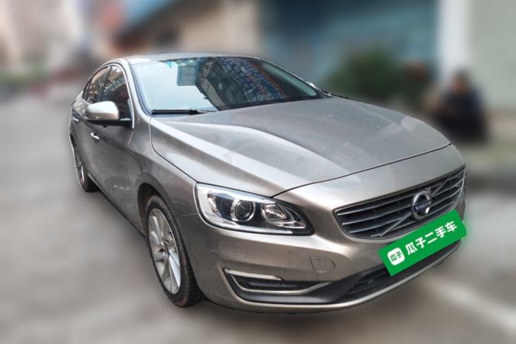 Used Volvo S60 2016 S60L T4 Zhiyuan Edition Front Right 45 Deg