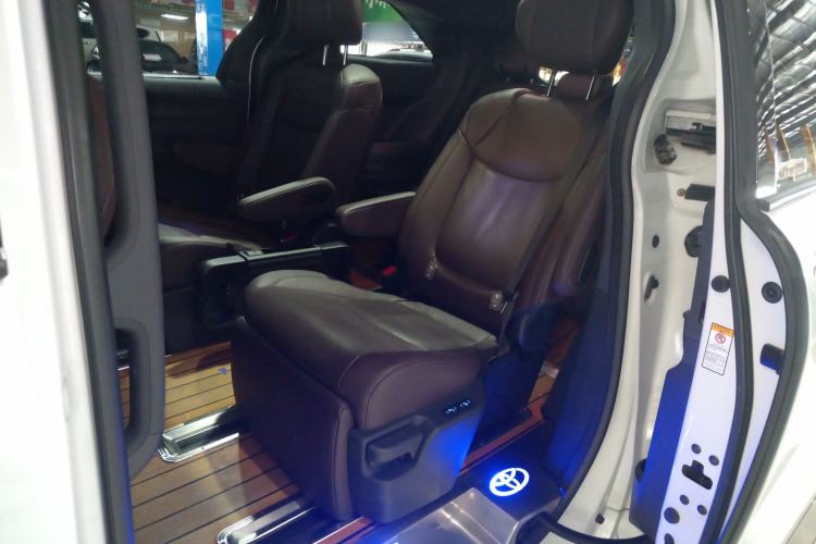 Used Toyota SIENNA 2021 2.5L Hybrid Platinum Edition Left Rear Seat