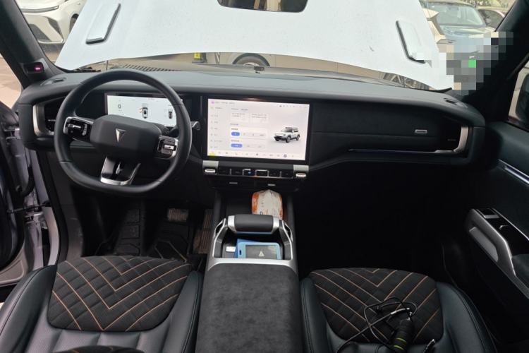 Used Deepal G318 2024 Four-Wheel-Drive Air Suspension Model
