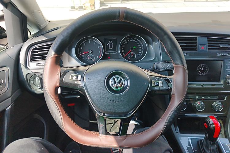 Used Volkswagen Golf 2017 1.6L Automatic Comfort Million-Vehicle Anniversary Edition