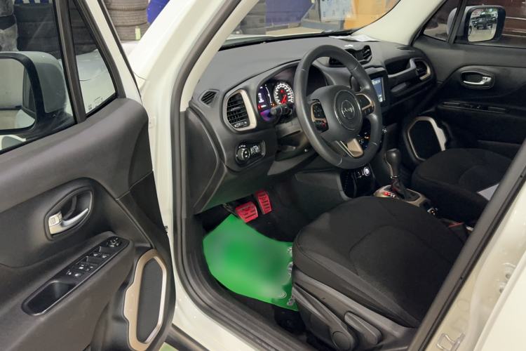 Used Jeep Renegade 2018 Connected Large Screen Version 180TS Automatic Kinetic Edition+ Driver Seat
