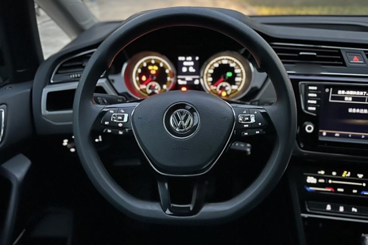 Used Volkswagen Touran 2021 Touran L 280TSI DSG Comfort Edition 7 Seats
