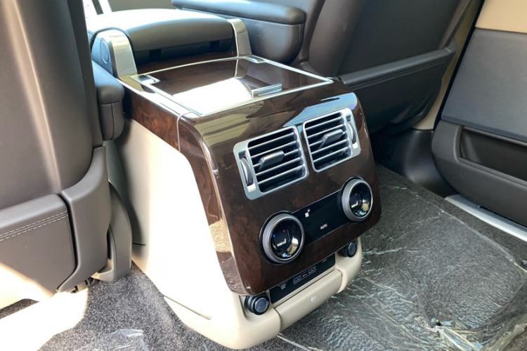 Used Land Rover Range 2020 3.0 L6 Long-Wheelbase Legacy Interior 6