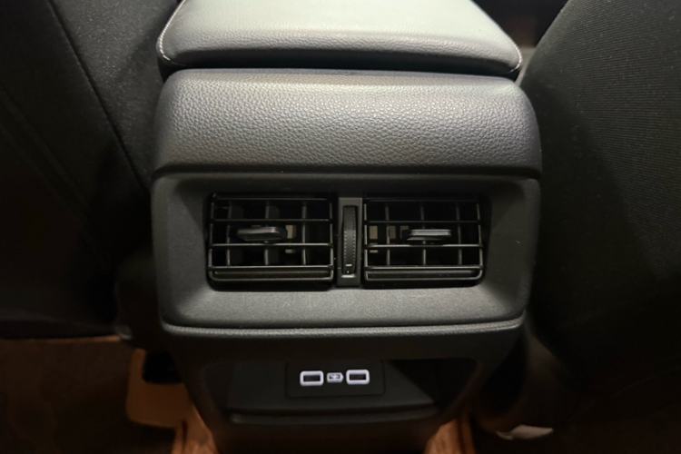 Used Honda CR-V 2023 240TURBO Two-Wheel Drive Active Version 5 Seats Interior 9