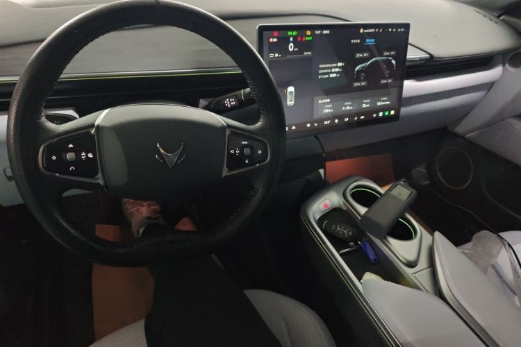 Used ARCFOX Alpha T5 2024 660 MAX Center Console