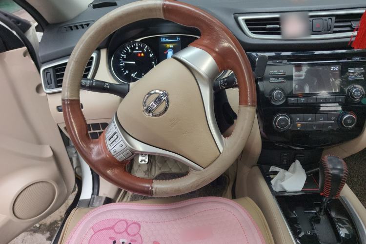 Used Nissan X-Trail 2016 2.0L CVT Smart Enjoyment Version 4WD
